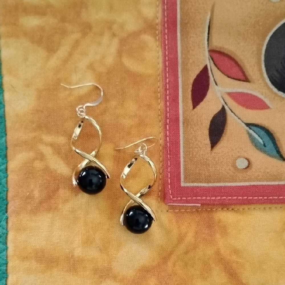 🎃Hand Crafted Elegant Black Onyx And Gold Earrings🎃